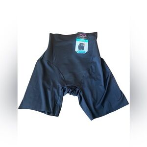 Maidenform Flexees sculpts size 2XL